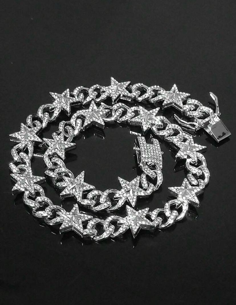 Pulsera de plata con estrellas